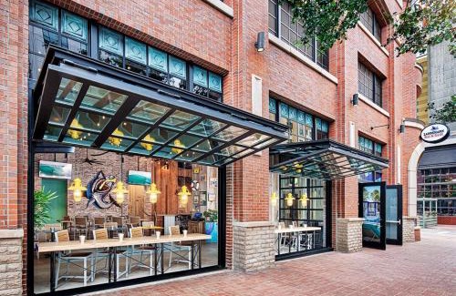 East Village Hotel | Margaritaville Hotel San Diego Gaslamp Quarter