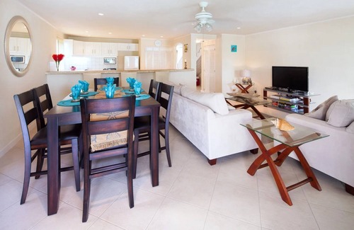 Hastings Apartment | Margate Gardens 4 by Blue Sky Luxury