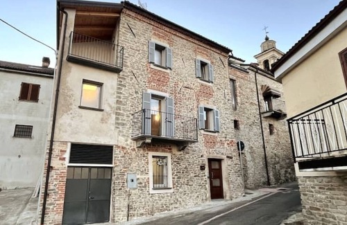 Murazzano Apartment | Margot's House - Red