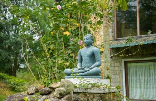 Gomara Villa | Margret Eco Villa Knuckles Mountain Range