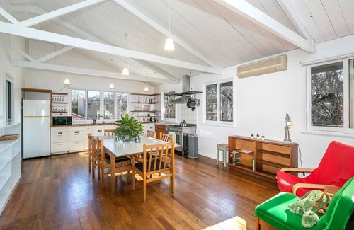 Braidwood House | Marguerite House by Free Trade Co