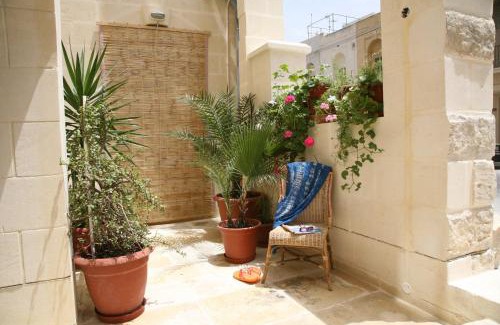 Marsalforn Bed & Breakfast | Maria Giovanna Guest House