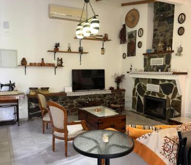 Vasa Koilaniou House | Maria's Paliomylos House