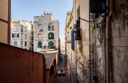 Vittorio Emanuele Apartment | Maria Theresa Rooms & Garden