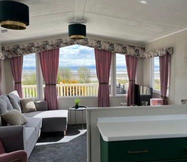 Carsethorn Resort | Marianne Bay - Southerness Caravan Park with Sea View - Pet Friendly
