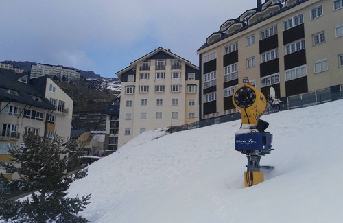 Pradollano Apartment | MARIBEL SKI, ON FOOT OF TRACKS
