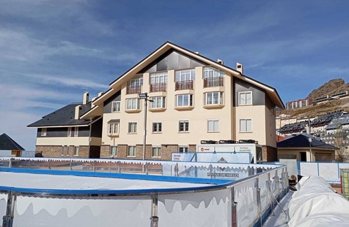 Pradollano Apartment | Maribel ski slope apartment