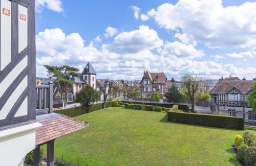 Cabourg Apartment | Marie Antoinette by Interhome