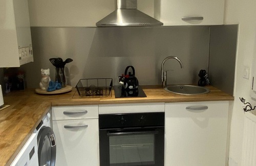 Saint-Avold Apartment | MARIEFACTURE LIKE CATS AND DOGS