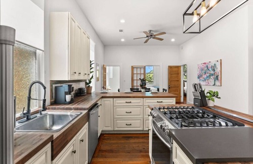 South 7th Ward House | Marigny Retreat | Steps to Trolley, French Quarter
