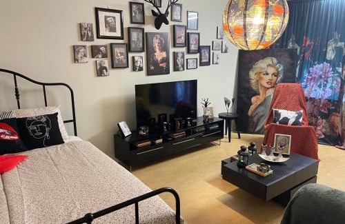 Vasteras Apartment | Marilyn Monroe