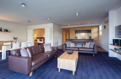 Frankton Apartment | Marina 3 Bdrm Apartment with Views