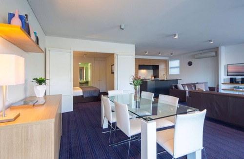 Frankton Apartment | Marina 3 Bdrm Apartment with Views