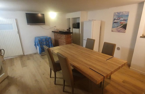 Tragliatella Apartment | Marina di San Nicola holiday home with garden