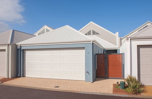 Geographe House | Marina Edge- WIFI, Kayaks, Bikes x2, BBQ