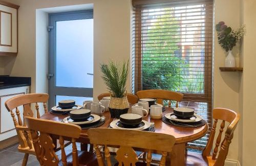 St. Thomas House | Marina Escape