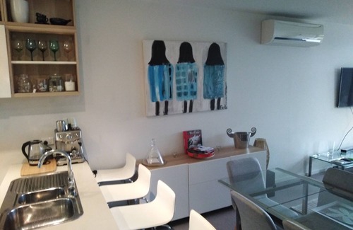 Maribyrnong Apartment | Marina View Apartment on the Maribyrnong River