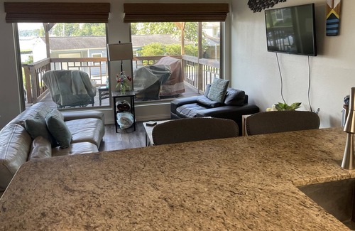 Cape Royale House | Marina View Entire house Furnished deck - lake & marina views + parking - 2 cars