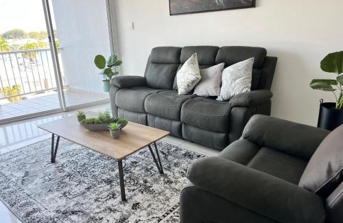 Cullen Bay Apartment | Marina View Holiday Apartment - Beautiful Views