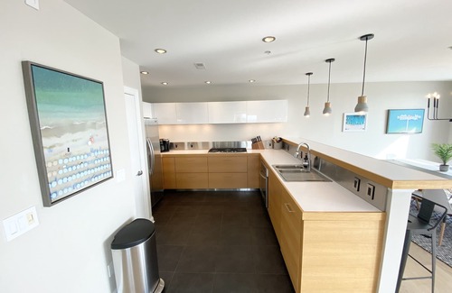 Saint Joseph Condo | Marina View/Rooftop deck! Walk to Silver Beach/downtown! 2 Restaurants nextdoor