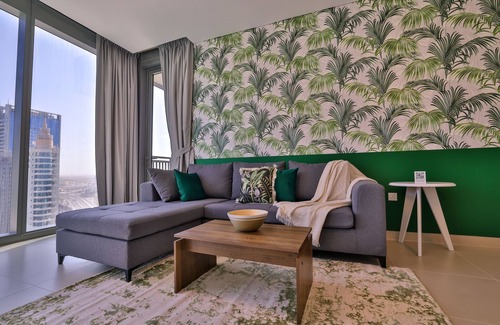 Al Qusais Apartment | Marina Views | Cosy Two Bed | JBR by Belvilla