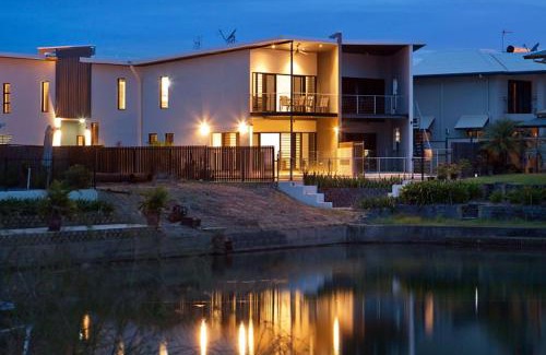 Bayview House | Marina Views Townhouse
