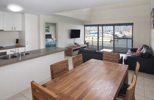 Geographe House | Marina Views- WIFI, 2x Kayaks
