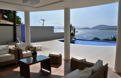 Niteroi Villa | Marinas Praia Itaipu