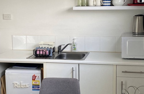 South Fremantle Apartment | Marine Beach Studio with sea views - Summer sale $145 a night! (SAVE 15%)