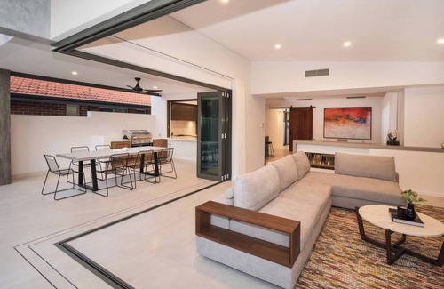 Busselton House | Marine Life Coastal Retreat Near Busselton Jetty