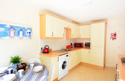 Weymouth Cottage | MARINER'S REST, pet friendly, with a garden in Weymouth