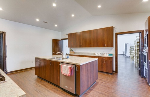 Brookline Station Cottage | Marionville Cottage on 70 Acres w/Recreation Room