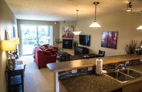 Ocean Shores Condo | Maritime Refuge Condominium - Oyhut Bay Seaside Village