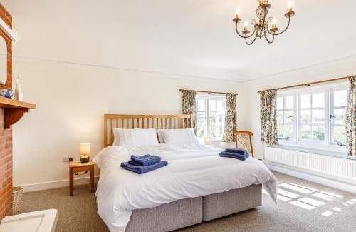 Southminster House | Mark Farmhouse