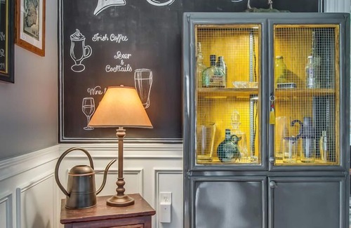 Chestnut Hill House | Market Street House - Gorgeous Victorian