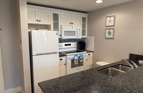 Baytowne Wharf Condo | Market Street Inn 2BR Condo at Sandestin Golf and Beach Resort!
