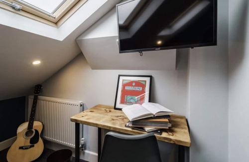 Coventry House | Marlborough House - 5 Bed 5 Bath Corporate Stay