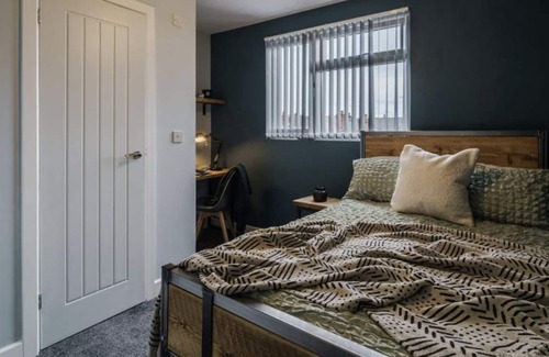 Coventry House | Marlborough House - 5 Bed 5 Bath Corporate Stay