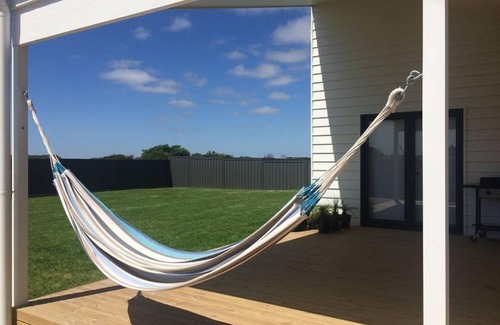 Waterhouse House | Marley's at Robe - 50m to Long Beach