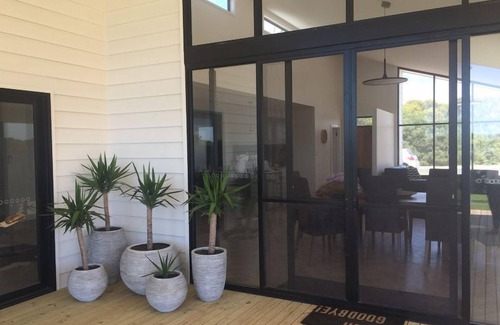 Waterhouse House | Marley's at Robe - 50m to Long Beach