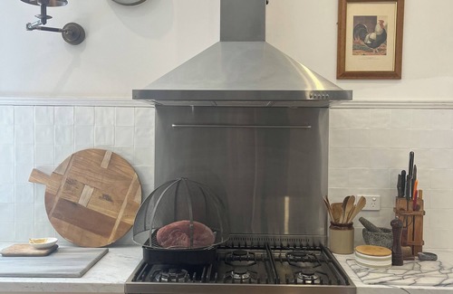 Canowindra House | Marlow House -Canowindra Accommodation
