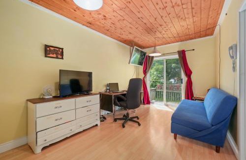 Marmora Apartment | Marmora and Lake Inn Apartment-Sleeps 5 guests