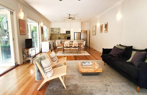 Maroubra House | Maroubra Beach House with Lush Garden Oasis