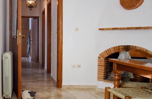 Marpissa House | Marpissa's center house