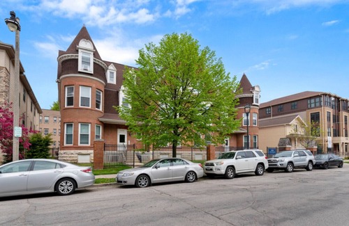 Marquette Apartment | Marquette Vintage 2BR MP25