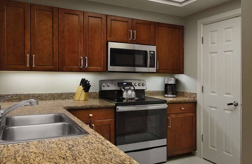 Central Beach Condo | Marriott's BeachPlace Towers | One-Bedroom Villa