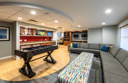 South Lake Tahoe Resort | Marriott South Lake Tahoe One Bedroom with fitness room, WiFi