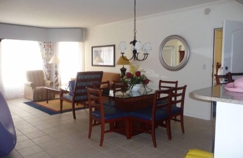 Palm Beach Hotel | Marriott Surf Club owner weeks always discounted - Luxury timeshare