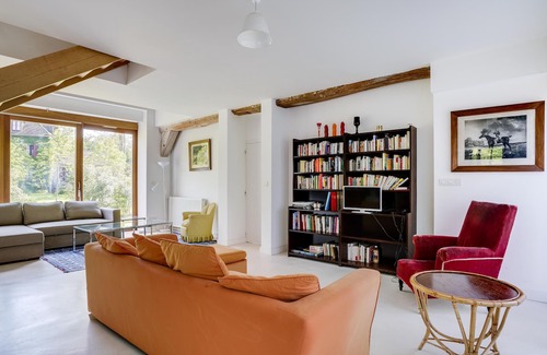 Larchant Bed & Breakfast | Marsh Court House in Larchant