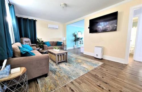 Cedar Point House | Marsh House, HOT TUB, Waterfront, KING bed, Close to Lejeune,